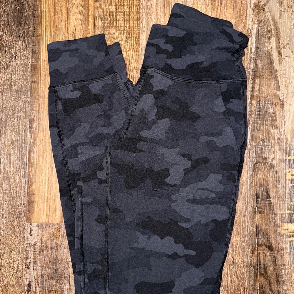 NEVER WORN LULU Black Camo Jogger